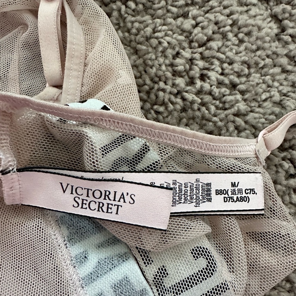 Victoria's Secret Bralette Love - Picture 8 of 10